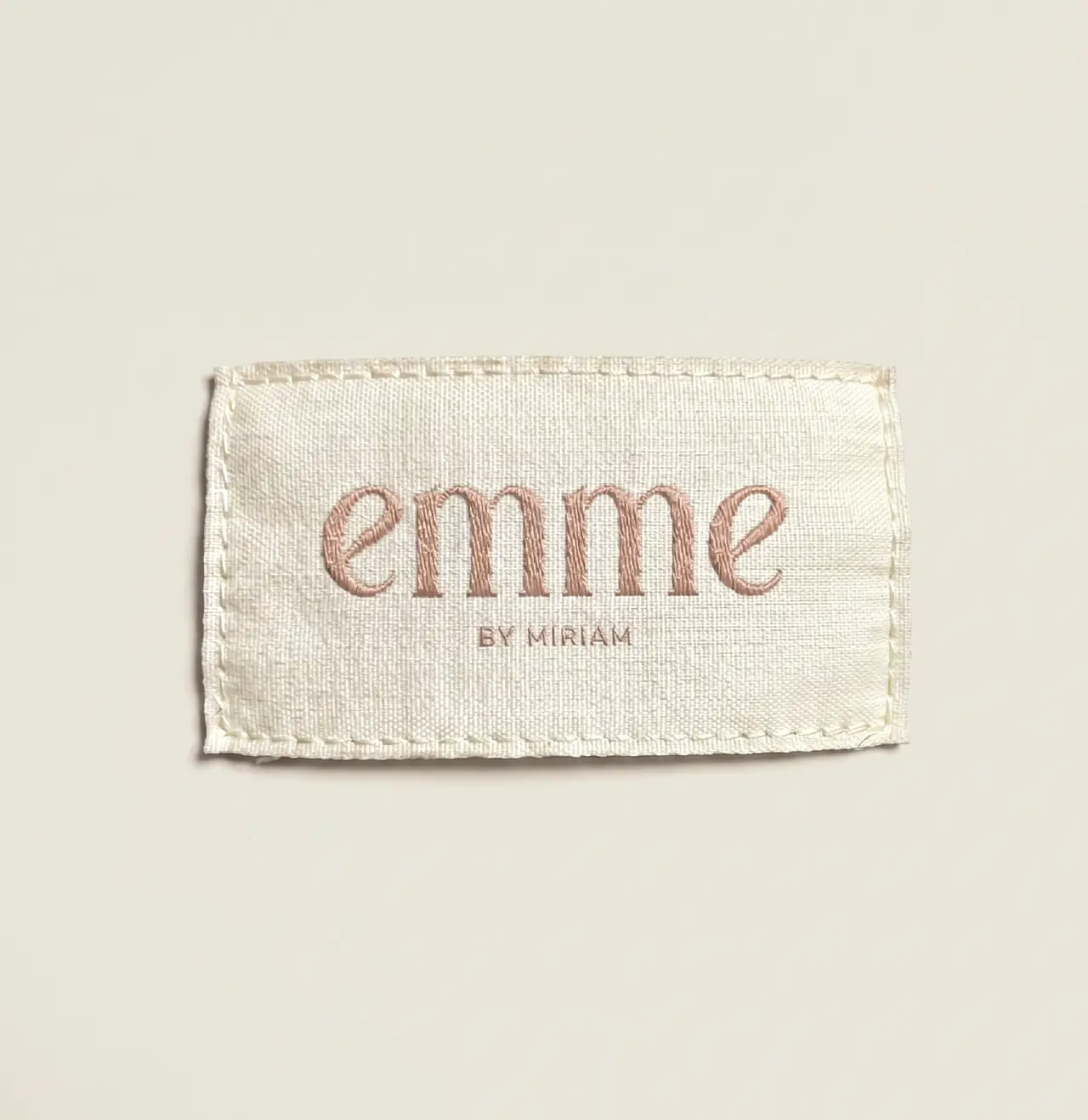 Emme Wigs, image 8